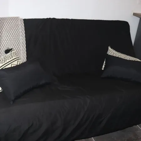 Agreable Avec Sa Terrasse Exterieure Entierement Amenage A 5 Min De La 아파트