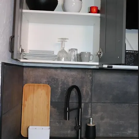 Agreable Avec Sa Terrasse Exterieure Entierement Amenage A 5 Min De La