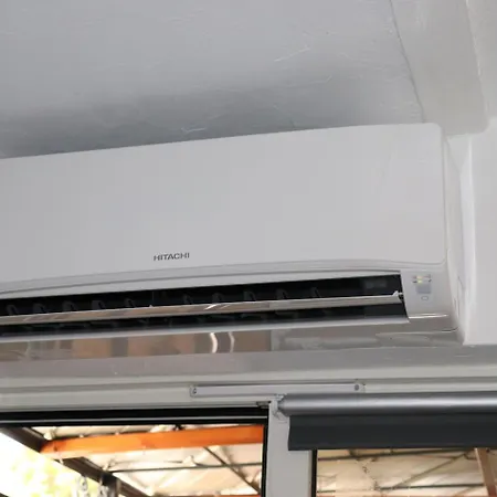 Agreable Avec Sa Terrasse Exterieure Entierement Amenage A 5 Min De La * Cannes