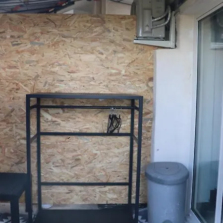 Agreable Avec Sa Terrasse Exterieure Entierement Amenage A 5 Min De La Apartamento Cannes