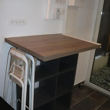 Agreable Avec Sa Terrasse Exterieure Entierement Amenage A 5 Min De La Cannes